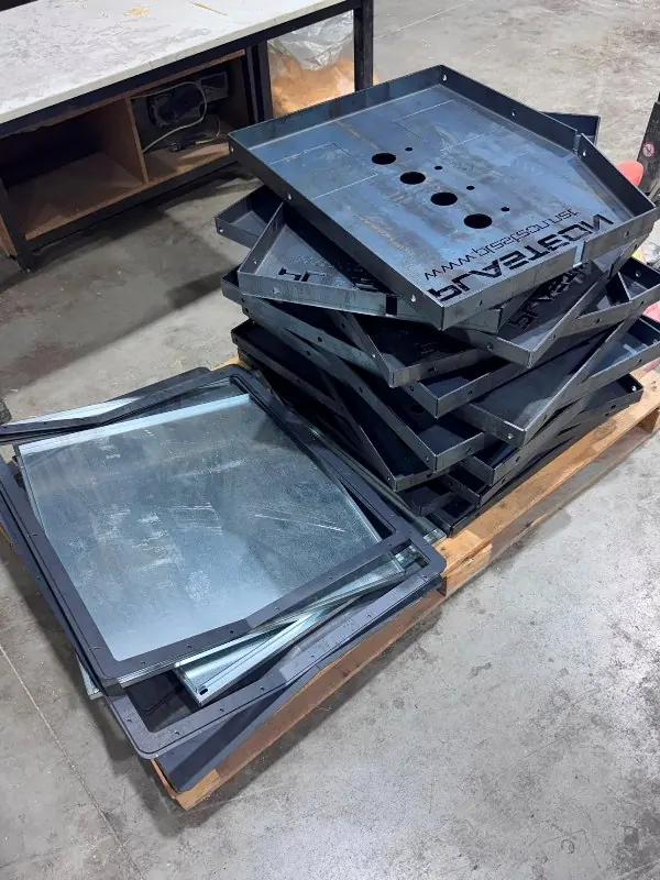 Rame și panouri metalice — produse finite