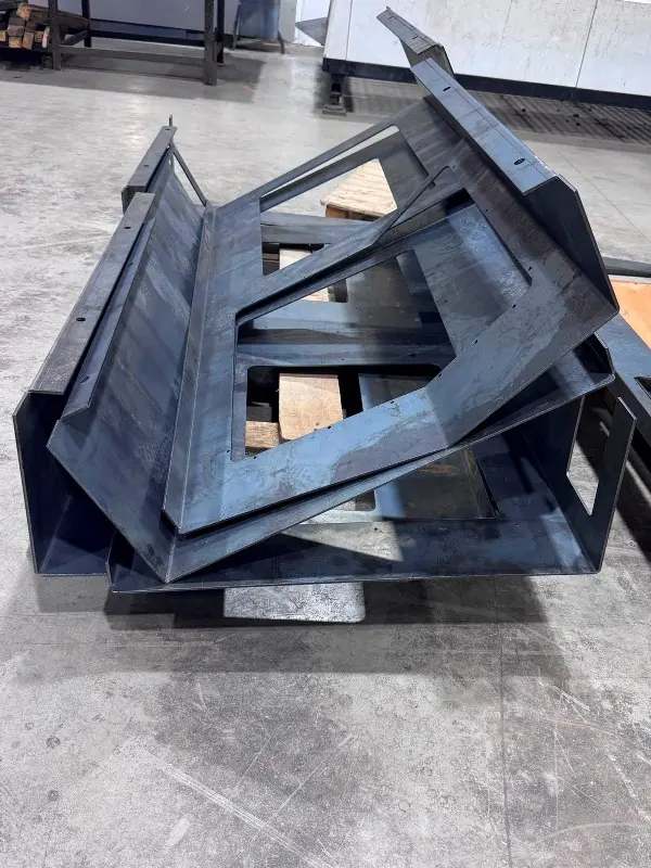 Construcție metalică sudată de formă complexă